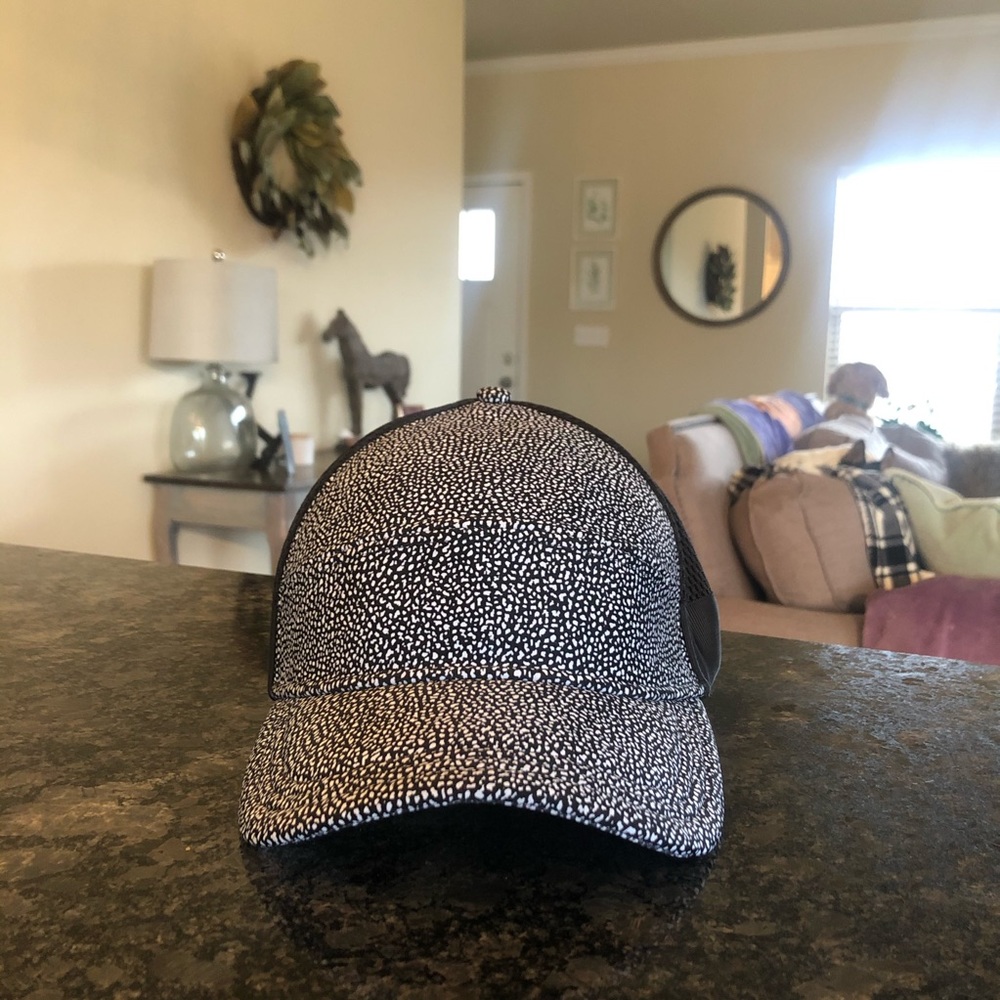 Lululemon baseball hat